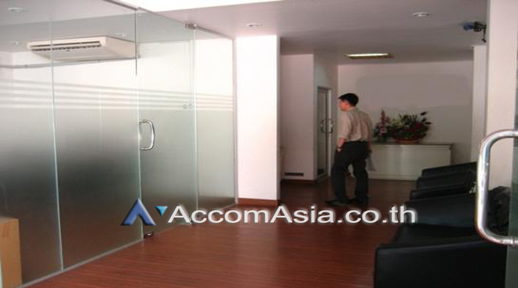  2  Office Space For Rent in Silom ,Bangkok BTS Chong Nonsi AA12679